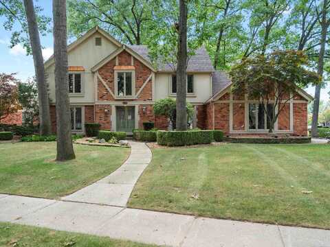11988 Whispering Oak, Shelby, MI 48315