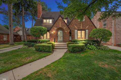 279 KENWOOD, Grosse Pointe Farms, MI 48236