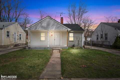 18933 Kingsville, Harper Woods, MI 48225