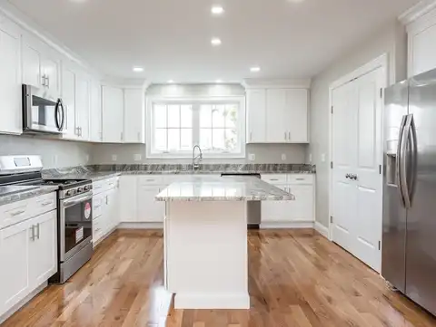 579 Summit St, Fall River, MA 02724