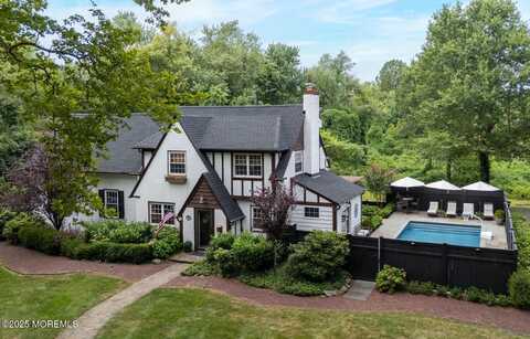21 Buttonwood Drive, Shrewsbury, NJ 07702