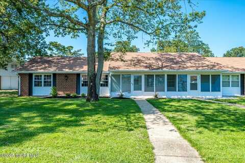 935a Thornhill Court, Lakewood, NJ 08701