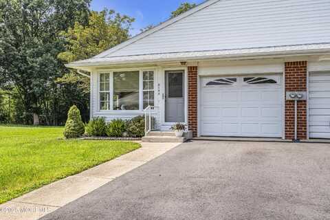 614 Willow Lane, Whiting, NJ 08759