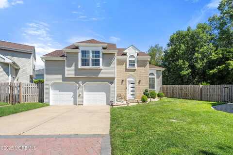 210 Kentucky Way, Freehold, NJ 07728