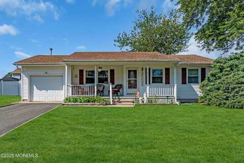 27 Carver Street, Bayville, NJ 08721