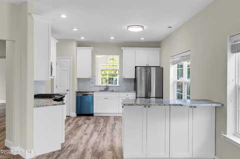 49 Rochford Drive, Manchester, NJ 08759