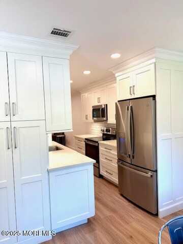 70 Overlook Way, Manalapan, NJ 07726