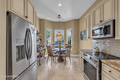 41 Greensprings Drive, Lakewood, NJ 08701
