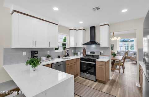 14 Gwyn Court, Toms River, NJ 08757