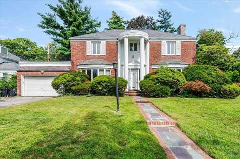 1 Parkside Drive, Great Neck, NY 11021