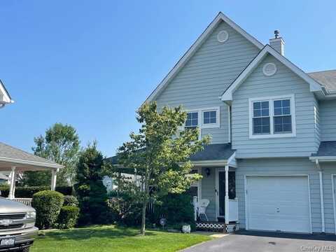 9 Summerfield Circle, Central Islip, NY 11722