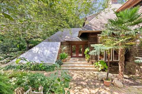 76 Fern Road E, Baiting Hollow, NY 11933