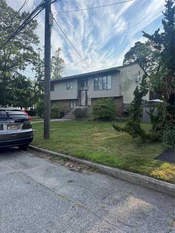 413 Rutgers Road, West Babylon, NY 11704