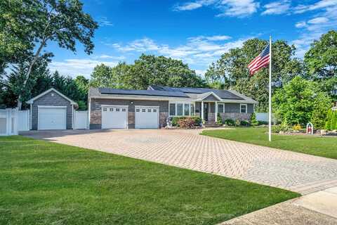 7 Rosella Court, West Babylon, NY 11704