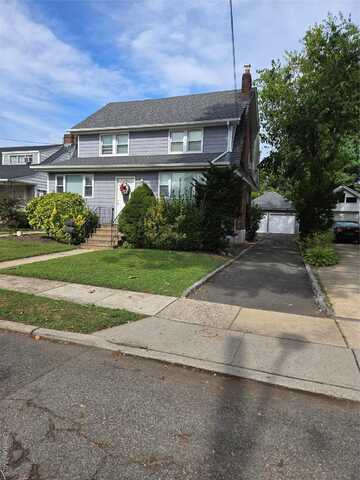 72 Pearsall Avenue, Lynbrook, NY 11563