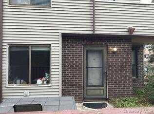 909 Skyline Drive, Coram, NY 11727
