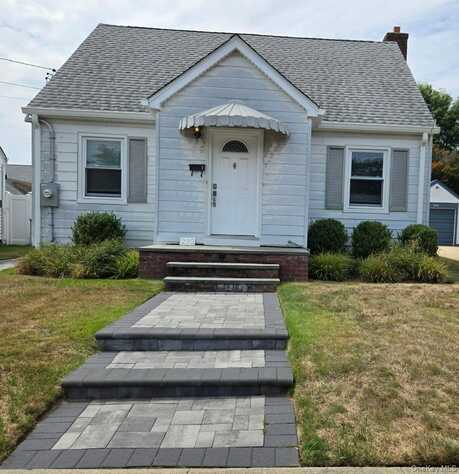 292 Madison Street, Franklin Square, NY 11010