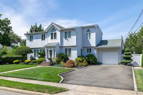 27 Beverly Road, Farmingdale, NY 11735