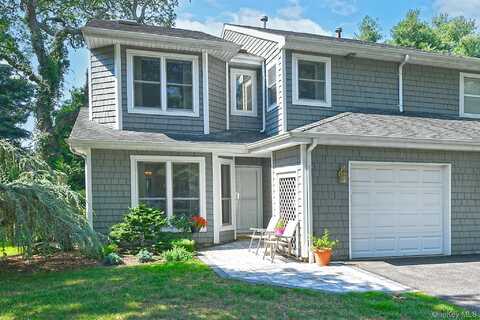 4 Madder Lake Circle, Commack, NY 11725