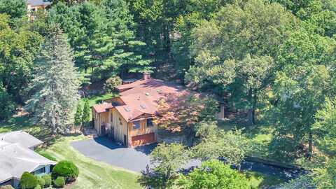 4 Hilltop Place, Monsey, NY 10952