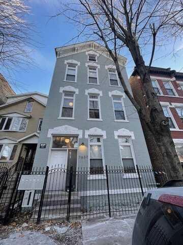 1637 W Huron Street, Chicago, IL 60622