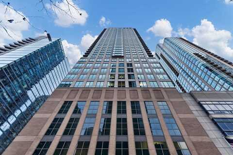 2 E Erie Street, Chicago, IL 60611