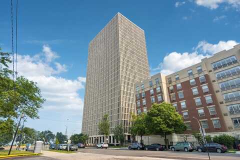 6700 S South Shore Drive, Chicago, IL 60649