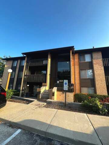 6149 Knoll Wood Court, Willowbrook, IL 60527