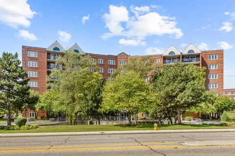 7120 N Milwaukee Avenue, Niles, IL 60714