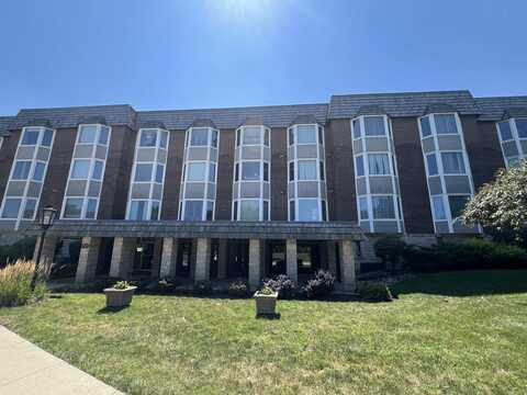 500 Thames Parkway, Park Ridge, IL 60068