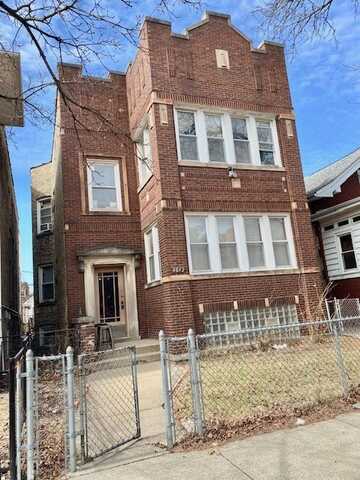 4842 N Avers Avenue, Chicago, IL 60625
