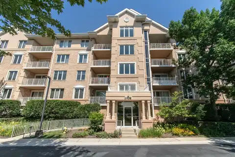 1705 Pavillion Way, Park Ridge, IL 60068
