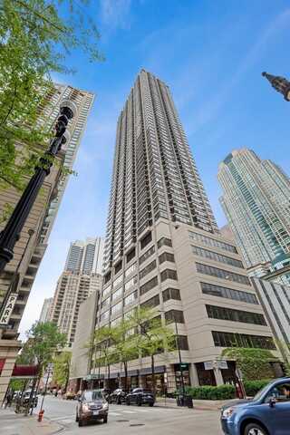 30 E Huron Street, Chicago, IL 60611
