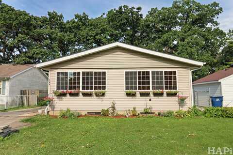 104 Oak Knoll Drive, Lake Villa, IL 60046