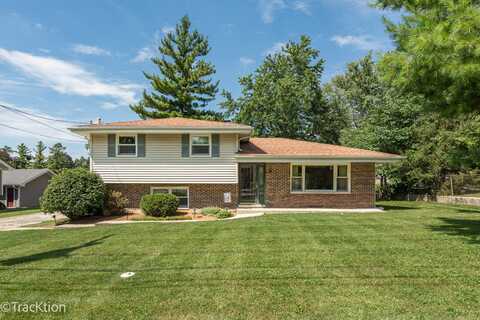 138 W Chicago Avenue, Westmont, IL 60559