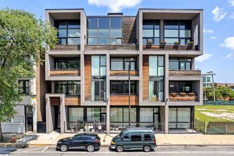 2424 W Chicago Avenue, Chicago, IL 60622