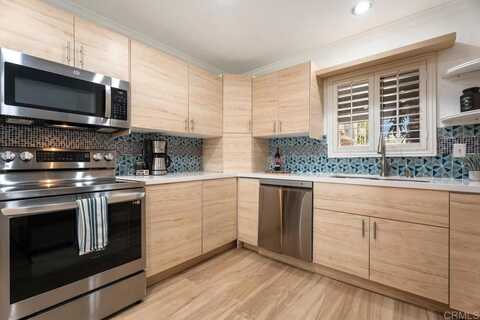 6960 Hyde Park Dr, San Diego, CA 92119