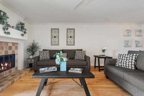 6960 Hyde Park Dr, San Diego, CA 92119