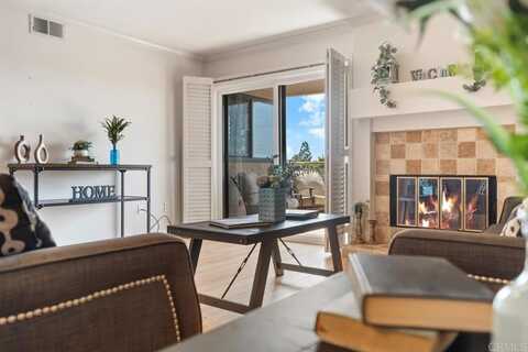 6960 Hyde Park Dr, San Diego, CA 92119