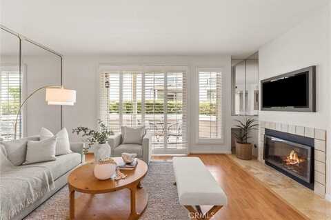7291 Coho Dr, Huntington Beach, CA 92648
