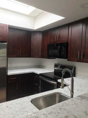 17692 Cameron Lane, Huntington Beach, CA 92647