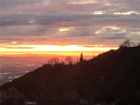 24998 Ocean View Dr, Crestline, CA 92325
