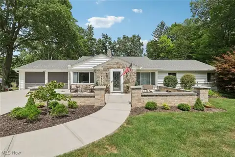 2451 Falmouth Road, Fairlawn, OH 44333