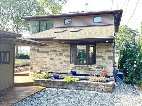 4419 E Lake Road, Sheffield Village, OH 44054