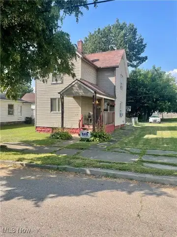 639 W Hopocan Avenue, Barberton, OH 44203