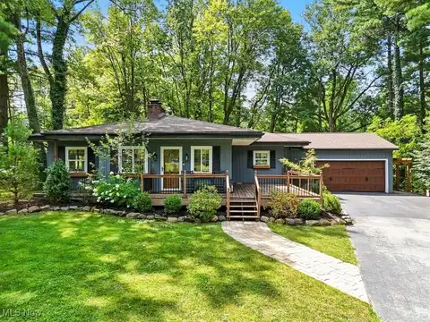7667 Blackford Drive, Chagrin Falls, OH 44022