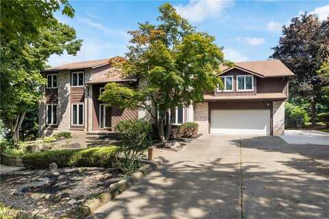 2317 Raintree Street NE, Canton, OH 44705