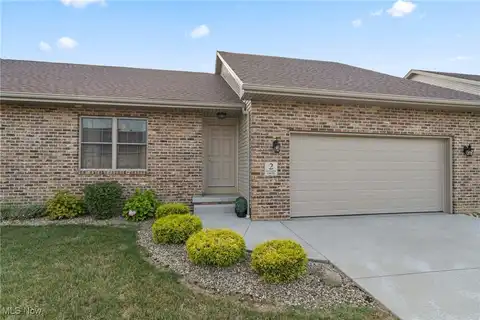 2 Bayview Circle, Cortland, OH 44410