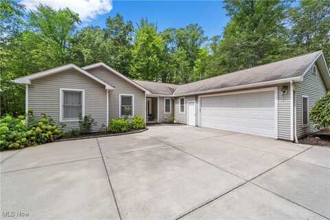 18122 Haskins Road, Chagrin Falls, OH 44023