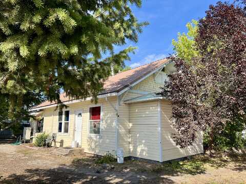 107 4TH ST E, CHEWELAH, WA 99109